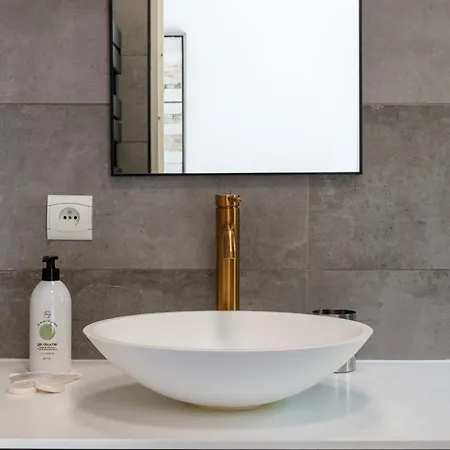 1-br Garden With Pool Peaceful Private Parking *